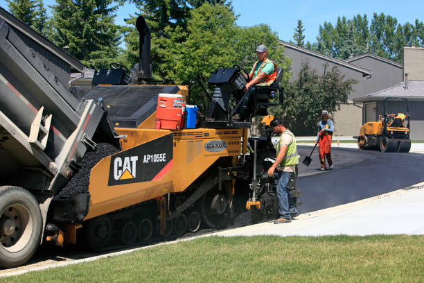 Best Professional Driveway Pavers  in Staples, CT